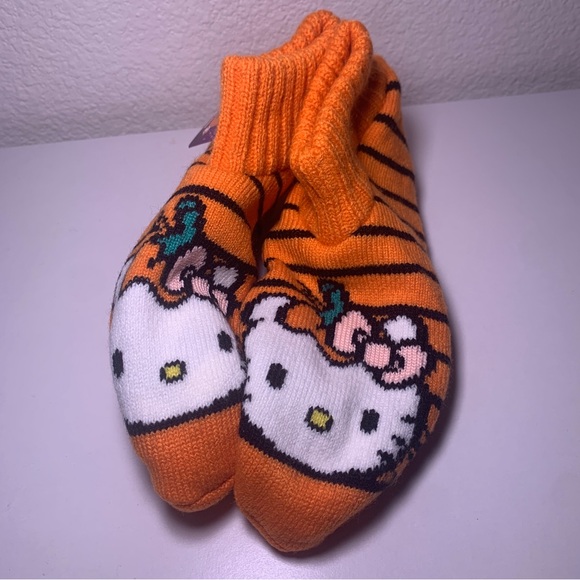 NWT Hello Kitty Halloween Grip Socks Slippers Booties Orange Striped Pumpkin - Picture 5 of 8